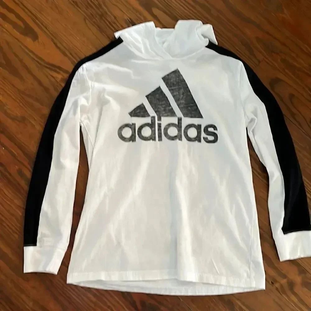 Adidas boys hooded tee Size M